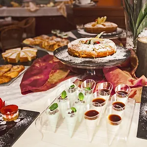 La Pace Hotel