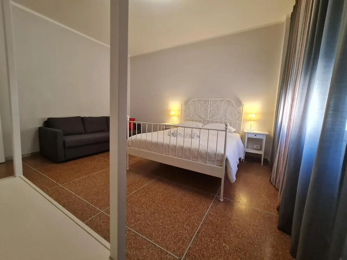 Lc Gramsci Guest House Self Check-In 0*, Pisa